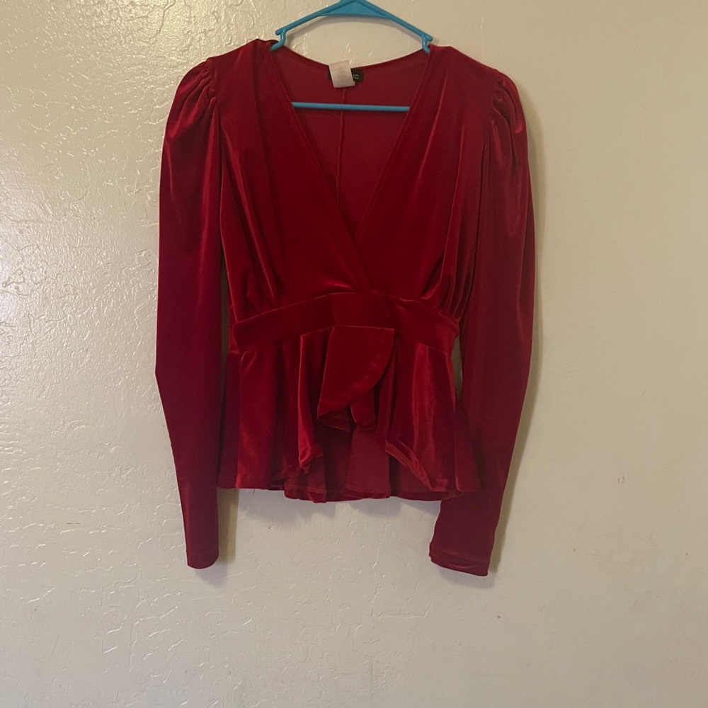 Top Chic small red blouse